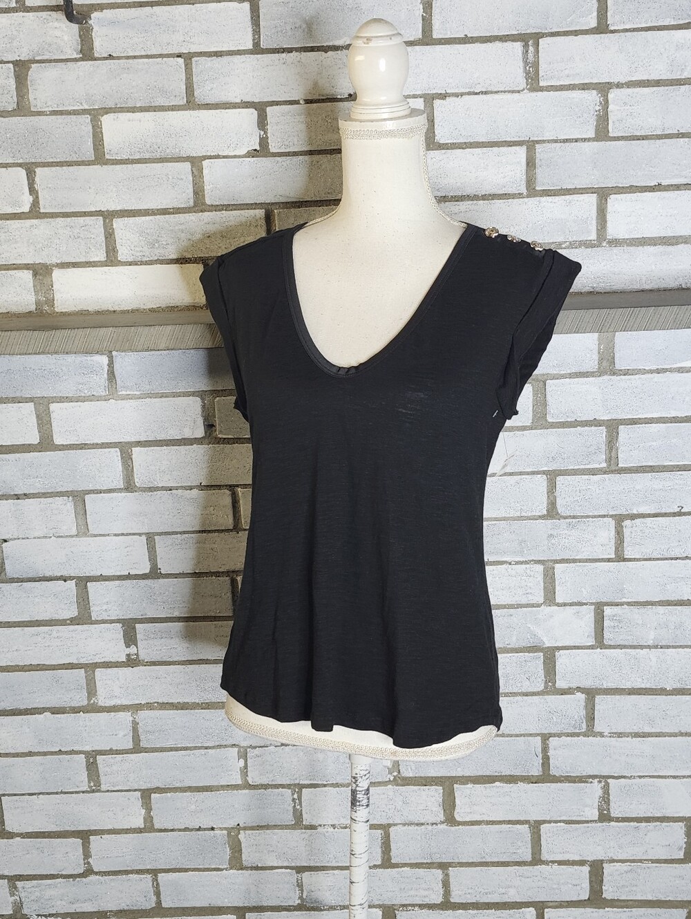 • White House Black Market Epaulet Satin V-Neck Tee Black Cap Sleeve Top Size S